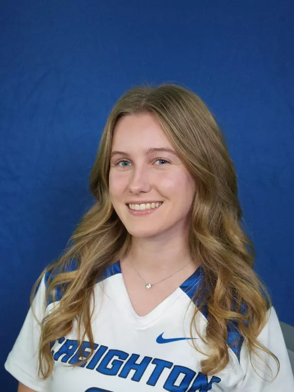 Olivia Pirolli Headshot