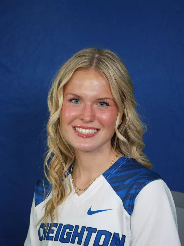 Sienna Lorenz Headshot