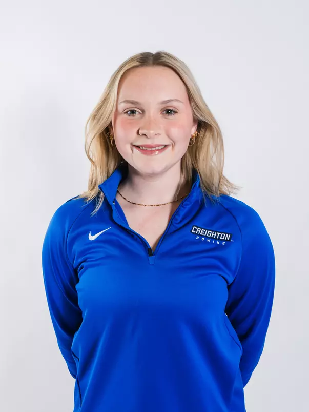 Elsa Thompson - 26 - Head Shot