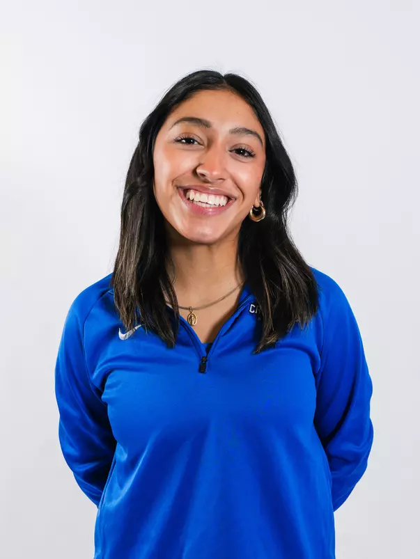 Mariana Vasquez Rosas - 26 - Head Shot