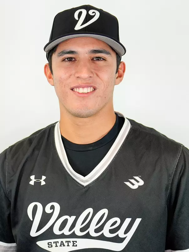 Roberto Gonzalez 2024 Headshot