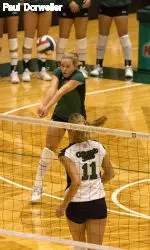 Volleyball Wins 10th Straight With Sweep Over Wyoming