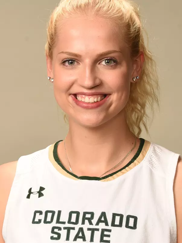 Dreimane_Anna_2017_Web_Womens_Basketball