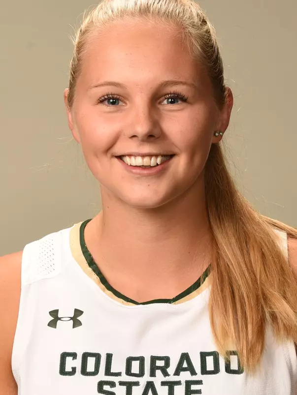 Linden_Nathalie_2017_Web_Womens_Basketball