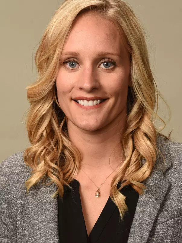 Thielbar_Carissa_2017_Web_Womens_Basketball