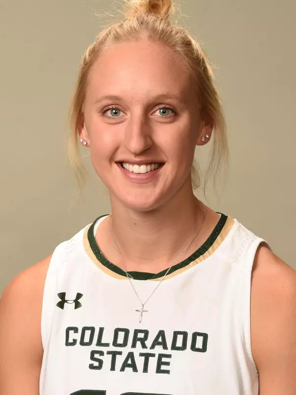 Tvrdy_Hannah_2017_Web_Womens_Basketball