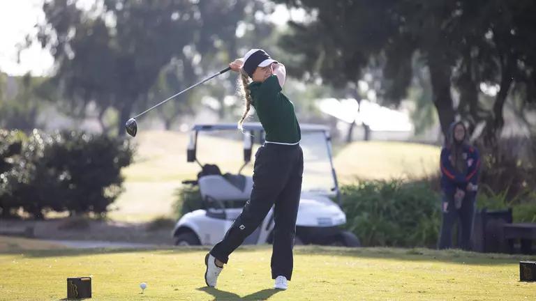 Prendergast finishes Entrada Classic in 10th, Traustadottir tied 11th