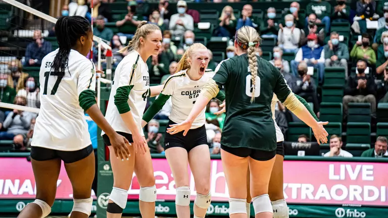 Rams Sweep Past Huskies in First Round