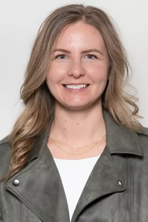 Jess Aschenbrenner Headshot