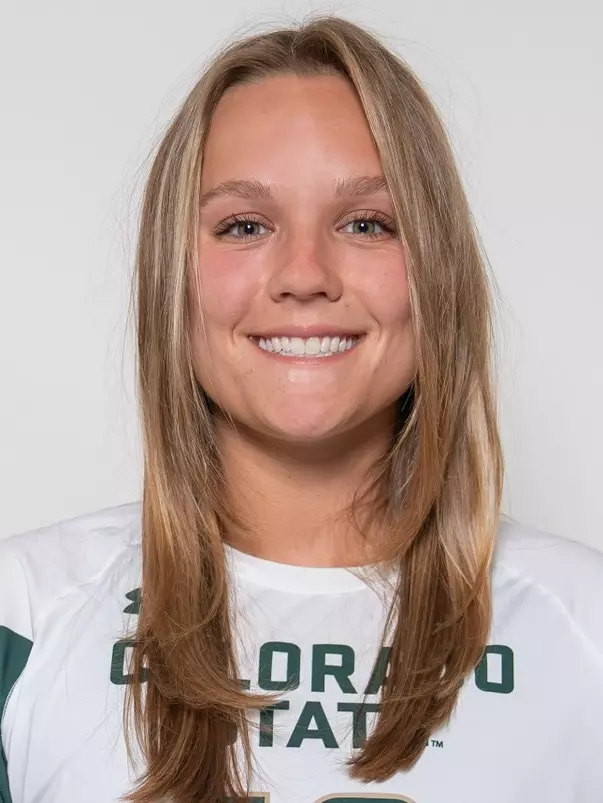 Anna Porter Headshot