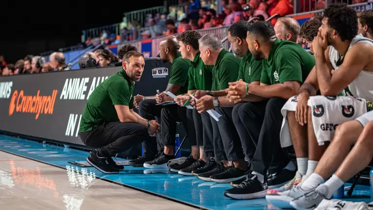 Playing Well and Learning on the Fly