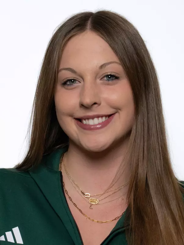 Avery Lonergan 2627 Headshot.jpg