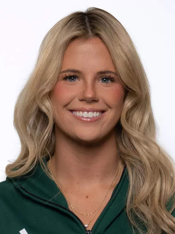 Riley Lee 2627 Headshot.jpg