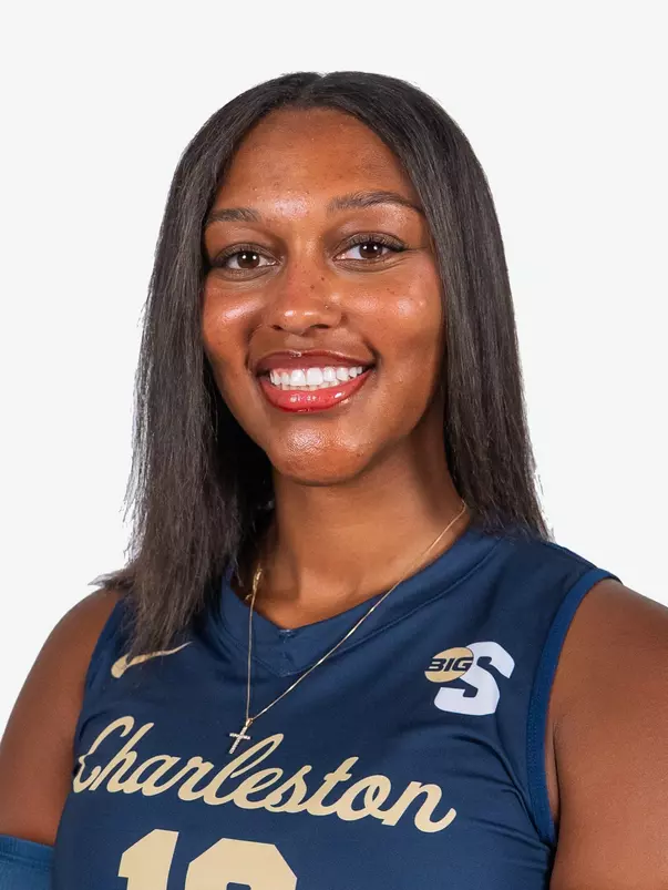 HILTON, Laila 2026 Headshot