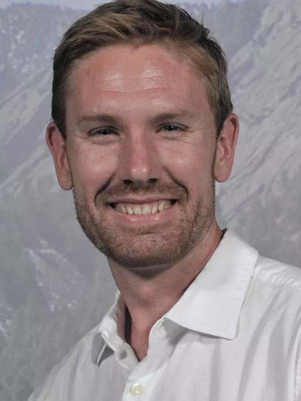 HOGAN_Tom 09.jpg