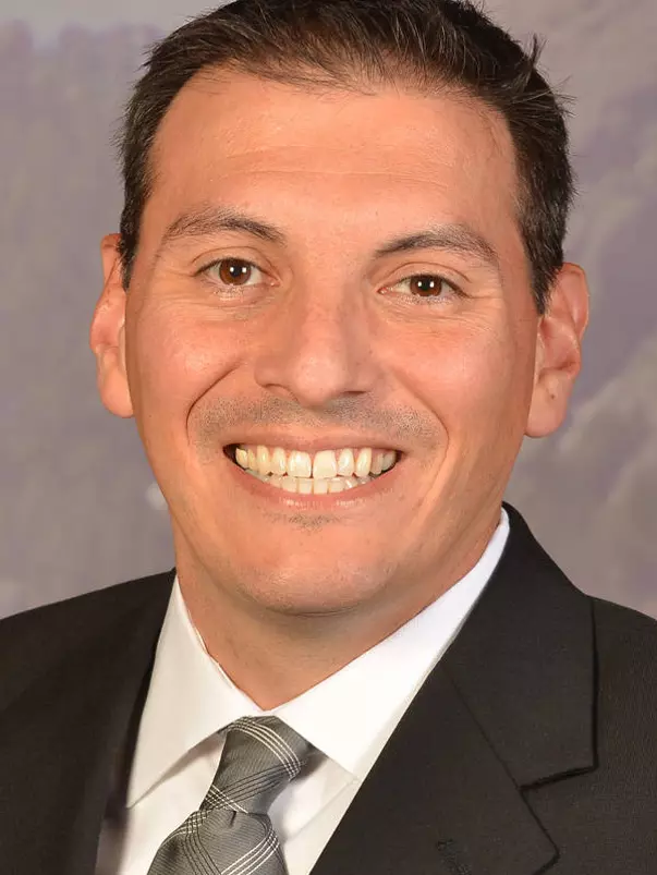 Associate Head Coach Jonas