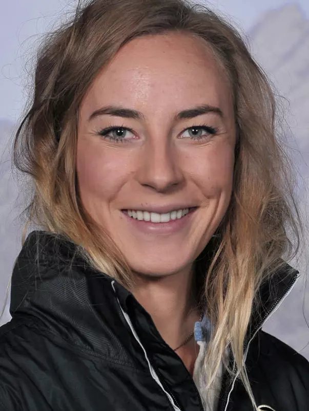 Howe_Taila 2014.jpg