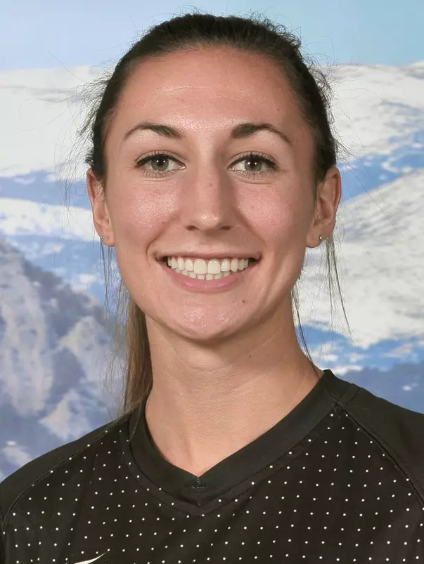 Kelsey Aaknes 2016 Head Shot