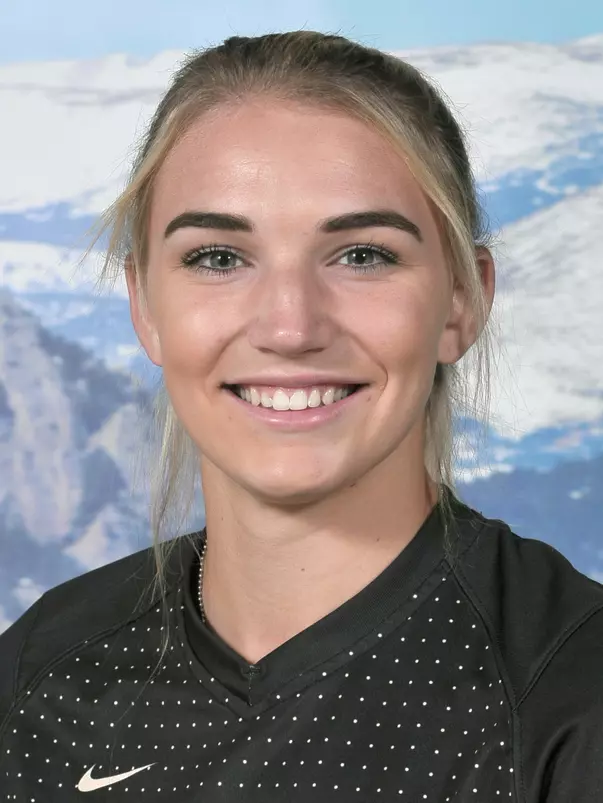 Taylor Kornieck 2016 Head Shot