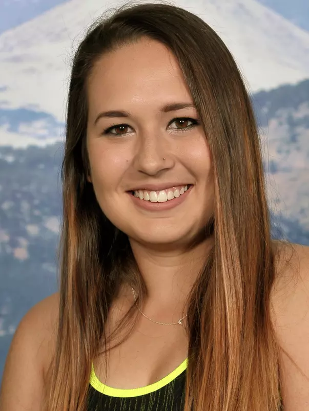 Kyra Wojcik 2016-17 Headshot