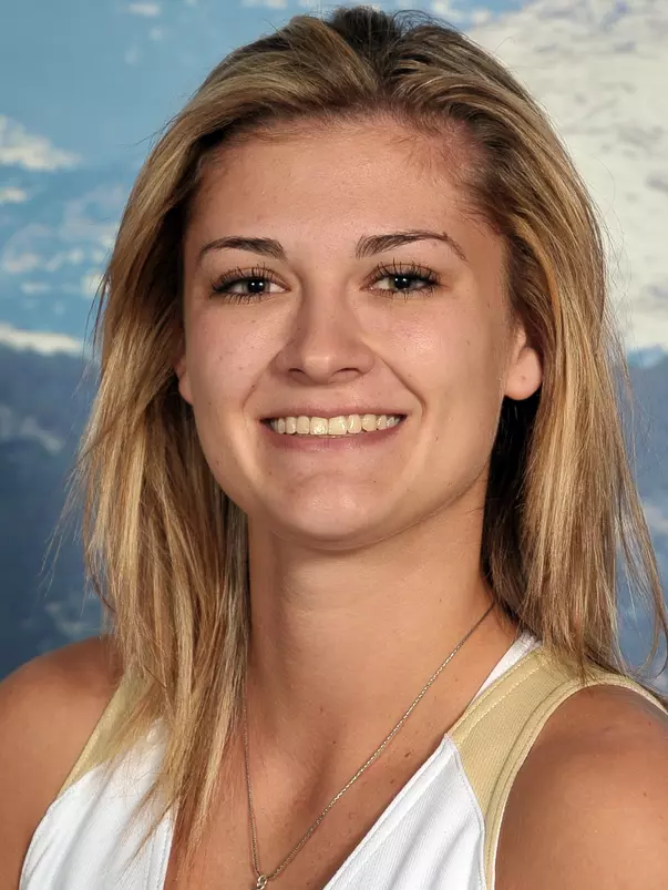 Lauren Huggins 2016-17 Headshot
