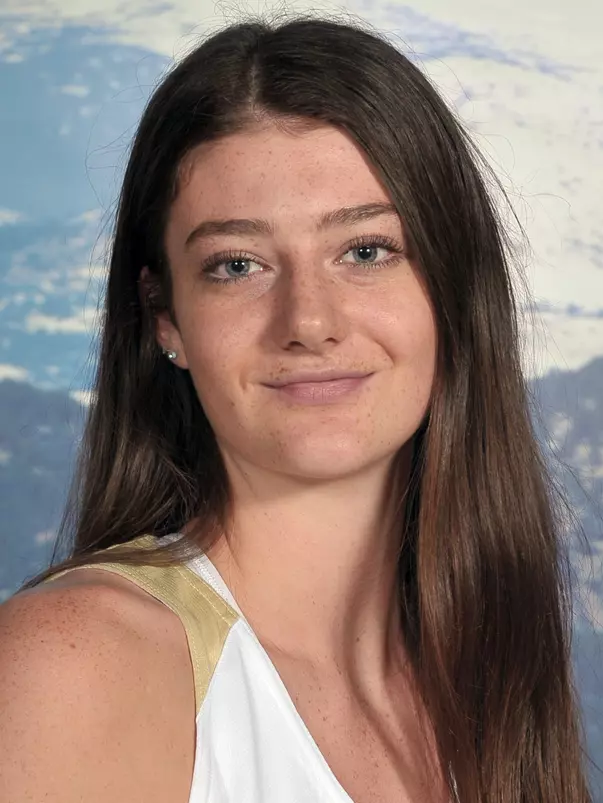 Eleanor Jones 2016-17 Headshot