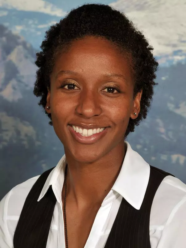 Shandrika Lee 2016-17 Headshot