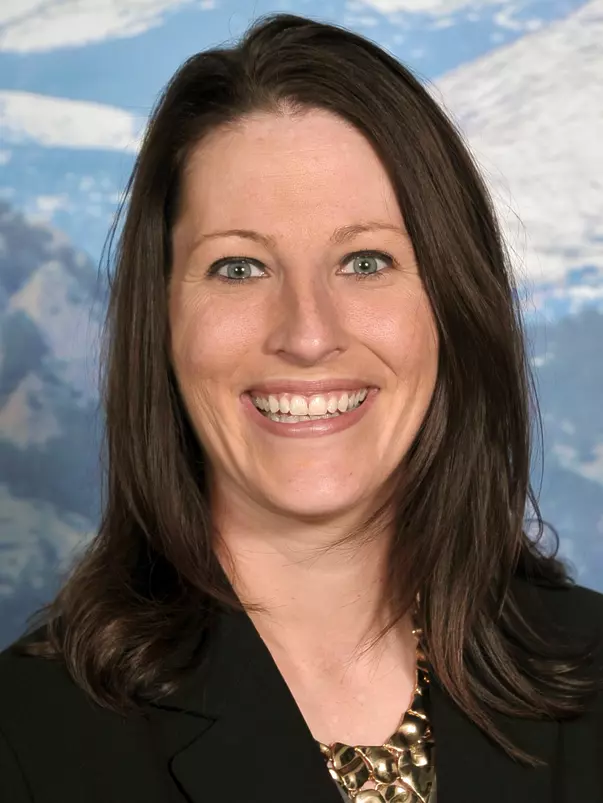 Jill Mahoney 2016-17 Headshot