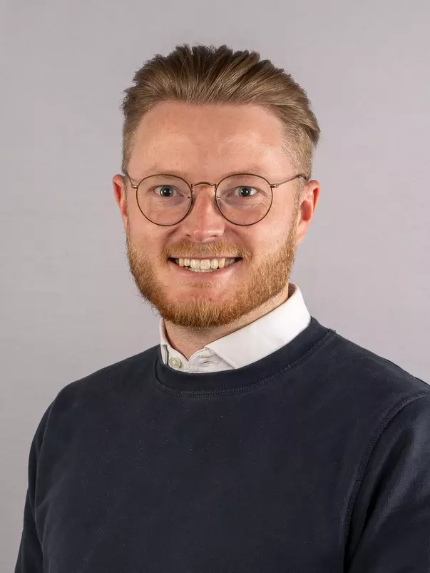 Blake Barnes Headshot