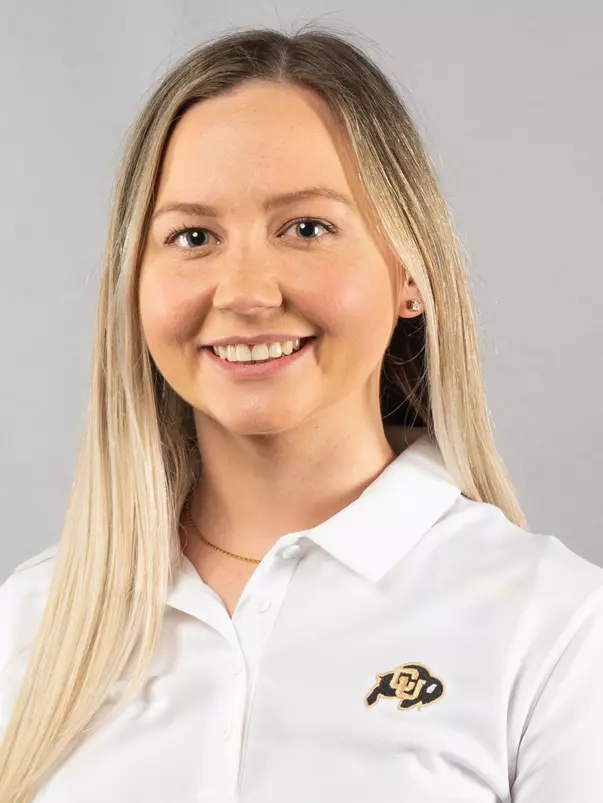 Emily Giusti Headshot