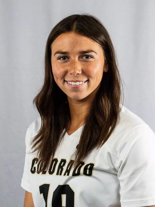 Lily Assini Headshot