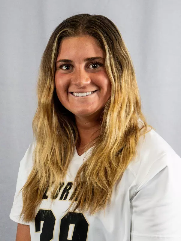 Madeline Pisani Headshot