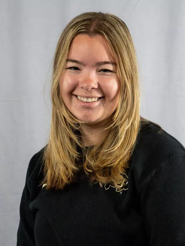 Maddie Grossmann Headshot