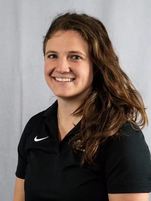 Julia Villani Headshot