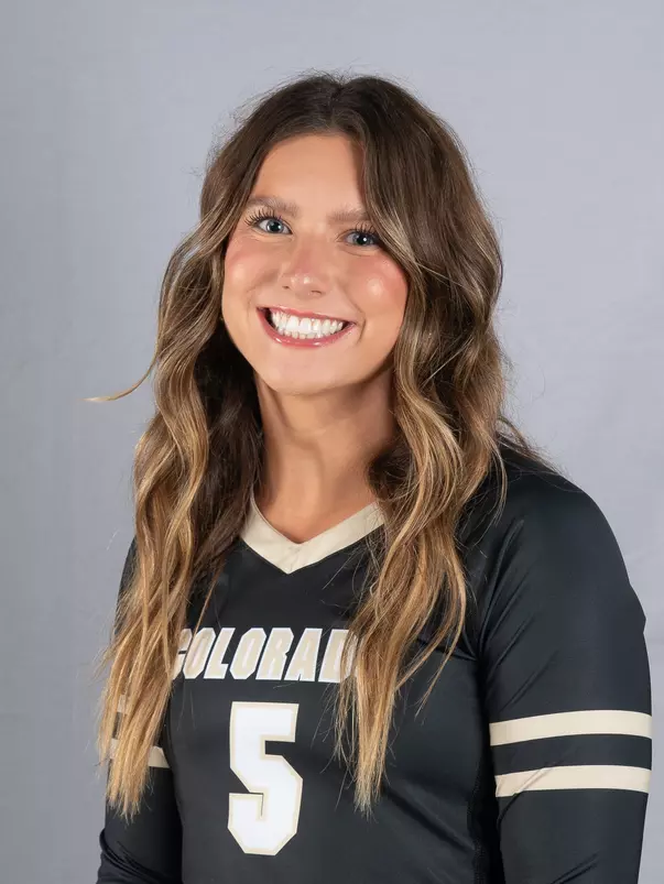 Emilea Stepaniuk Headshot