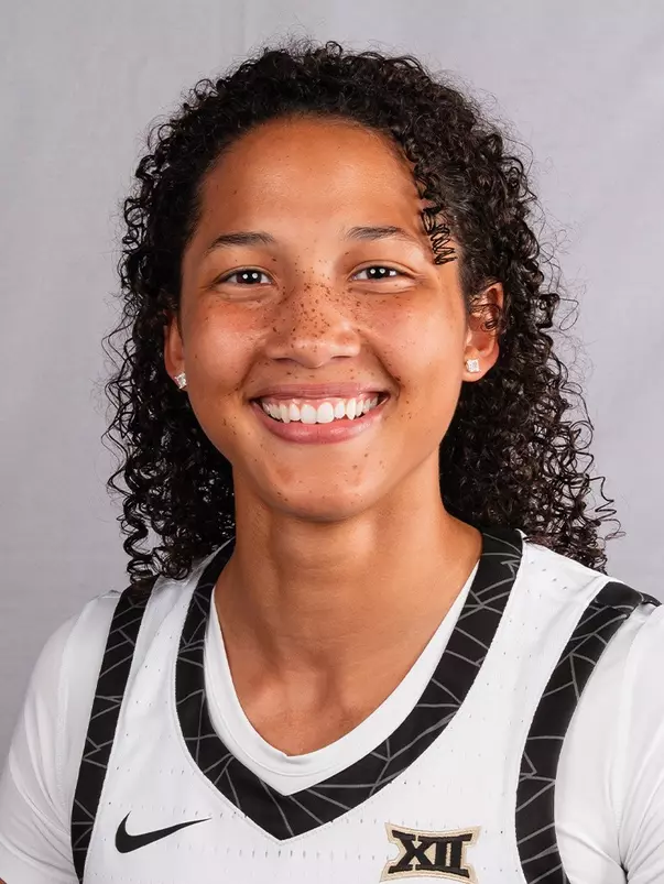 Erianna Gooden Headshot