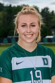 Zoe Enright Headshot