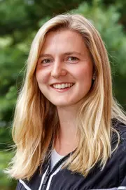 Lauren Archer Headshot