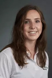 Clara Hahn 2021 headshot