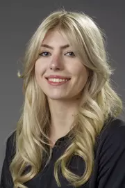 Chloe Taylor 2022 Headshot