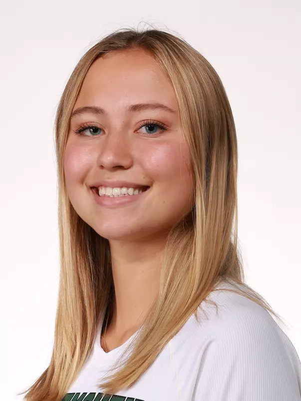 Emma Sinclair 2023 headshot