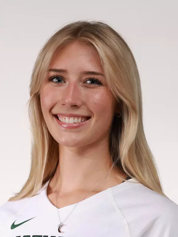 Raeli Smith 2023 headshot