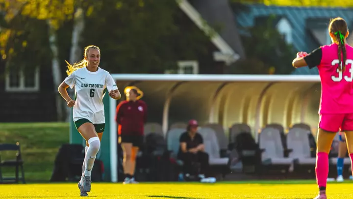 Anna Leschly runs onto the pitch