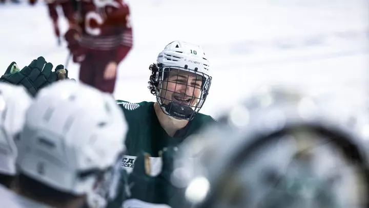 Stavroff goes through the line vs Colgate