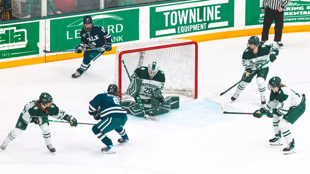 Michaela Hesová vs Yale