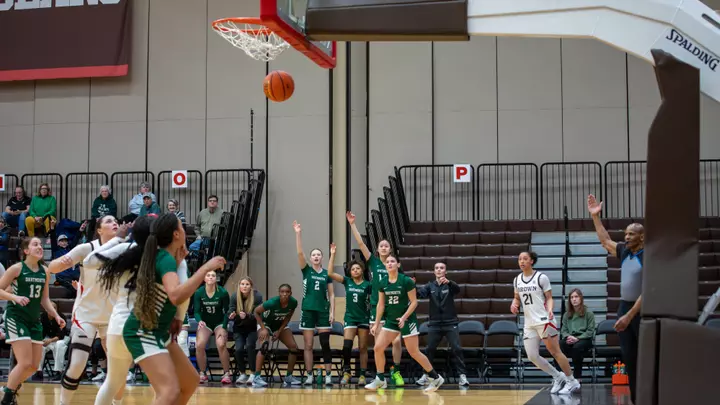 Sierra Carson Made 3 at Brown