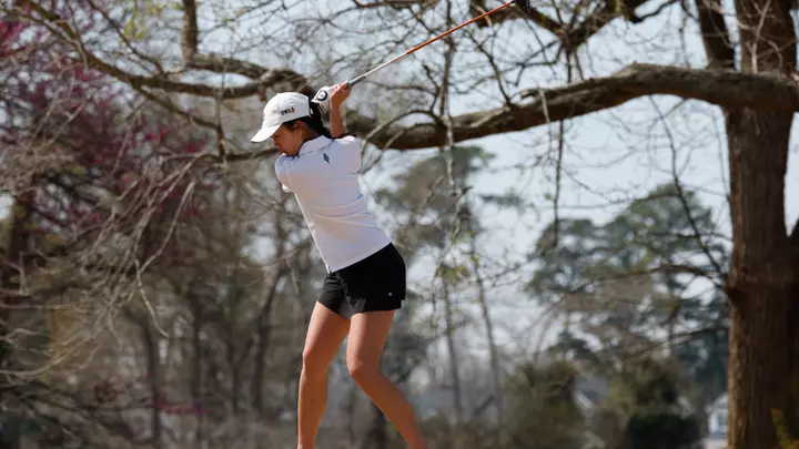 Thai swings at William and Mary