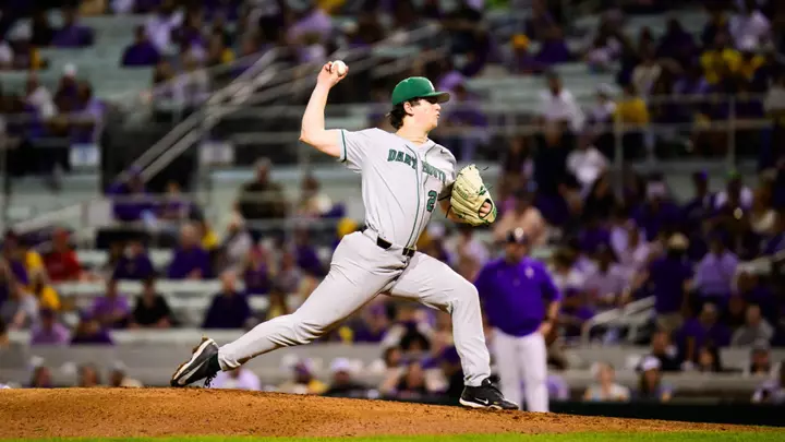 Izzy Parsky Pitches at LSU