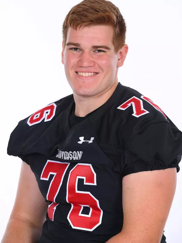 Sam Valiant headshot