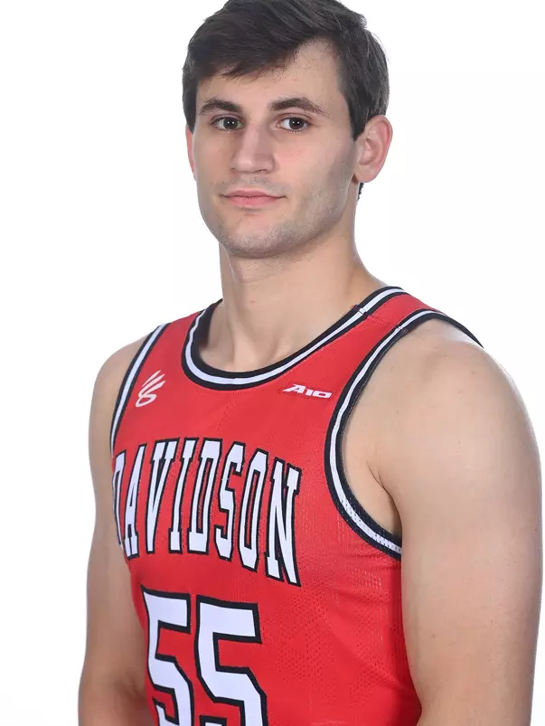 Teams pose for media day photos at  Belk Arena on Friday, October 13, 2023 in Davidson, North Carolina.  Tim Cowie/DavidsonPhotos.com